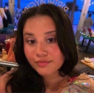 Meet your Posher, Sharon